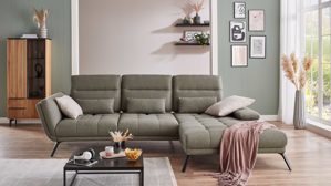 Ecksofa KAWOO aus Stoff in Dunkelgrün KAWOO Serie Dayton - Ecksofa mit Funktion olivfarbenes Flachgewebe Portofino & schwarze Metallfüße – Stellfläche ca. 295 x 192 cm