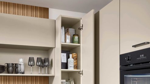 Einbauküche Nobilia® aus Holz in Beige nobilia® Einbauküche Easytouch mit Elektrogräten Sand & Stripewood light - Stellfläche ca. 350 x 340 cm