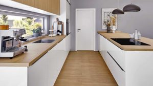 Einbauküche Nobilia® aus Holz in Weiß nobilia® Einbauküche Novalux mit gorenje Elektrogeräten Weiß & Eiche Como - zweiteilig