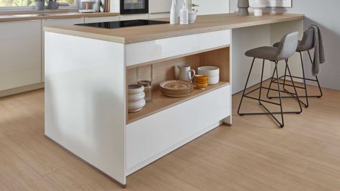 Einbauküche Nobilia® aus Holz in Weiß nobilia® Einbauküche Novalux mit gorenje Elektrogeräten Weiß & Eiche Como - zweiteilig
