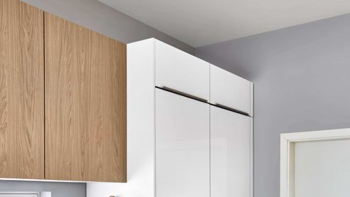 Einbauküche Nobilia® aus Holz in Weiß nobilia® Einbauküche Novalux mit gorenje Elektrogeräten Weiß & Eiche Como - zweiteilig