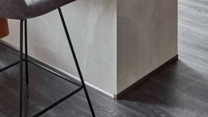 Einbauküche Nobilia® aus Holz in Grau nobilia® Einbauküche Senso mit Elektrogeräten, z. B.  Kühlschrank Schiefergrau - dreizeilig