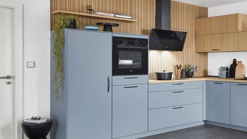 Einbauküche Nobilia® aus Holz in Hellblau nobilia® Einbauküche Senso mit JUNKER Elektrogeräten, z. B.  Backofen Sky, Eiche Como & Stripewood light - Stellfläche ca. 310 x 245 cm