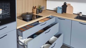 Einbauküche Nobilia® aus Holz in Hellblau nobilia® Einbauküche Senso mit JUNKER Elektrogeräten, z. B.  Backofen Sky, Eiche Como & Stripewood light - Stellfläche ca. 310 x 245 cm