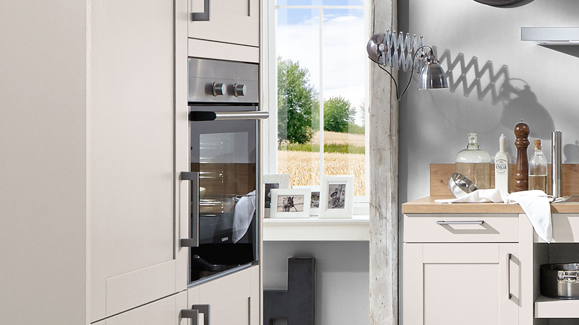 Einbauküche WERT KÜCHE® aus Holz in Hellgrau WERT KÜCHE® Carolin mit SIEMENS Elektrogeräten wie Backofen Sandgrau & Asteiche - Stellfläche ca. 400 x 289 cm