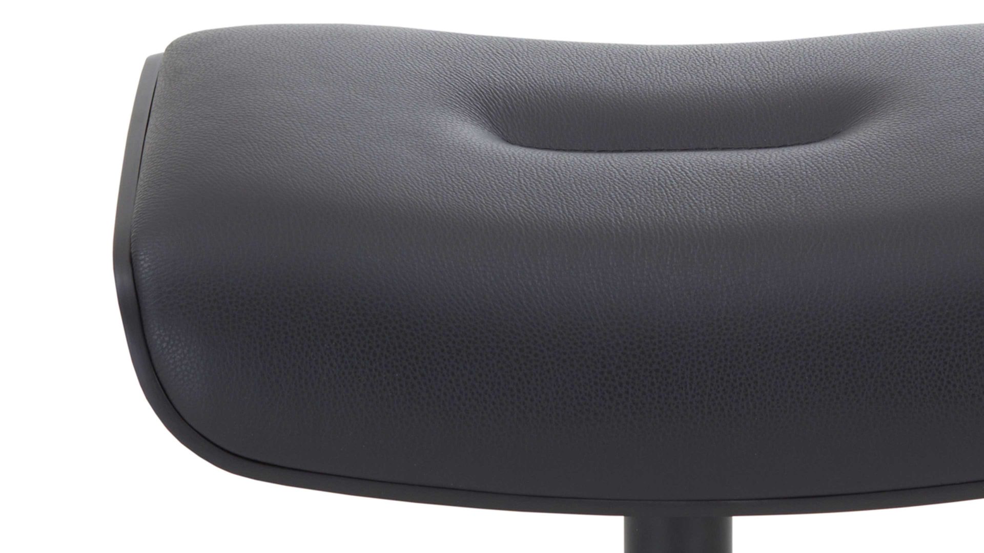 Polsterhocker Conform® aus Leder in Schwarz CONFORM® Hocker Timeout mit Lederbezug schwarzes Leder Memo, schwarze Holz-Sitzschale & schwarzes Aluminiumgestell