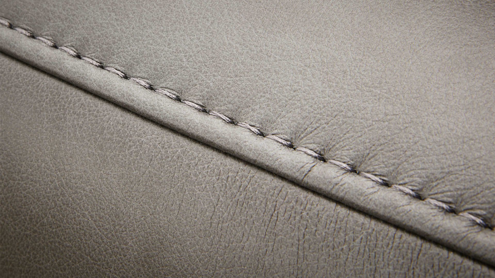 Recamiere Interliving aus Leder in Anthrazit Interliving Sofa Serie 4055 - Recamiere 2,5RECRKV anthrazitfarbenes LongLife-Leder Texas - Länge ca. 222 cm