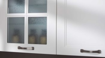 Einbauküche Interliving aus Holz in Weiß Interliving Küche Serie 3023 mit AEG Einbaugeräten Weiß & Mooreiche – zweizeilig