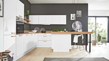 Einbauküche Interliving aus Holz in Weiß Interliving Küche Serie 3043 mit privileg Einbaugeräten Weiß & Vulkaneiche – Stellfläche ca. 365 x 258 cm