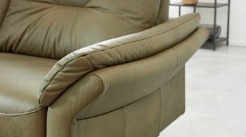 Zweisitzer Interliving aus Leder in Grün Interliving Sofa Serie 4400 - Ledersofa olivgrünes Leder EVI 33 - Breite ca. 216 cm
