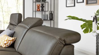Ecksofa Interliving aus Leder in Grau Interliving Sofa Serie 4054 – Ecksofa steingrauer LongLife-Leder Vivre & schwarze Metallfüße – Stellfläche ca. 176 x 347 cm