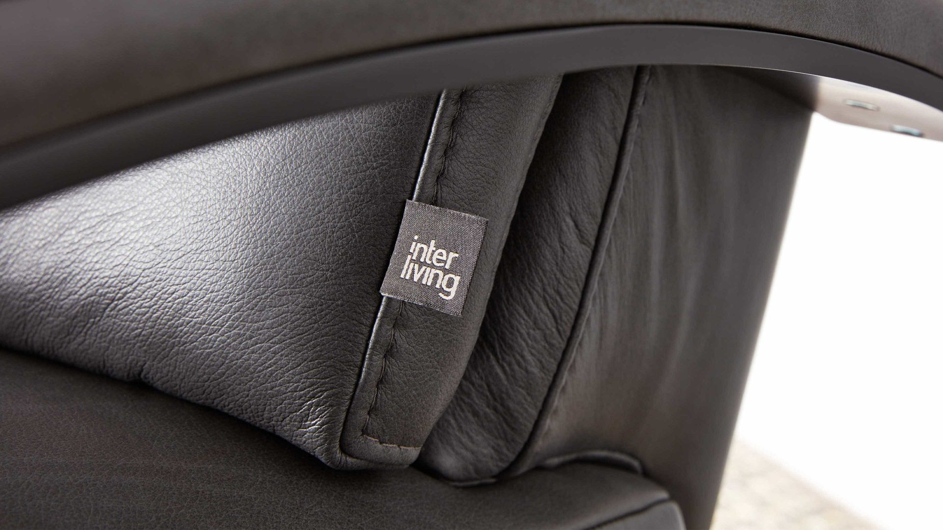 Relaxsessel Interliving aus Leder in Schwarz Interliving Sessel Serie 4541 – Relaxsessel F motorisch - anthrazitfarbenes LongLife-Leder Texas & Sternfuß V4S