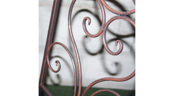 Tischgruppe Franz müller aus Metall in Rost FRANZ MÜLLER Tischgruppe rostfarbenes Eisen - 1 Tisch & 2 Stühle