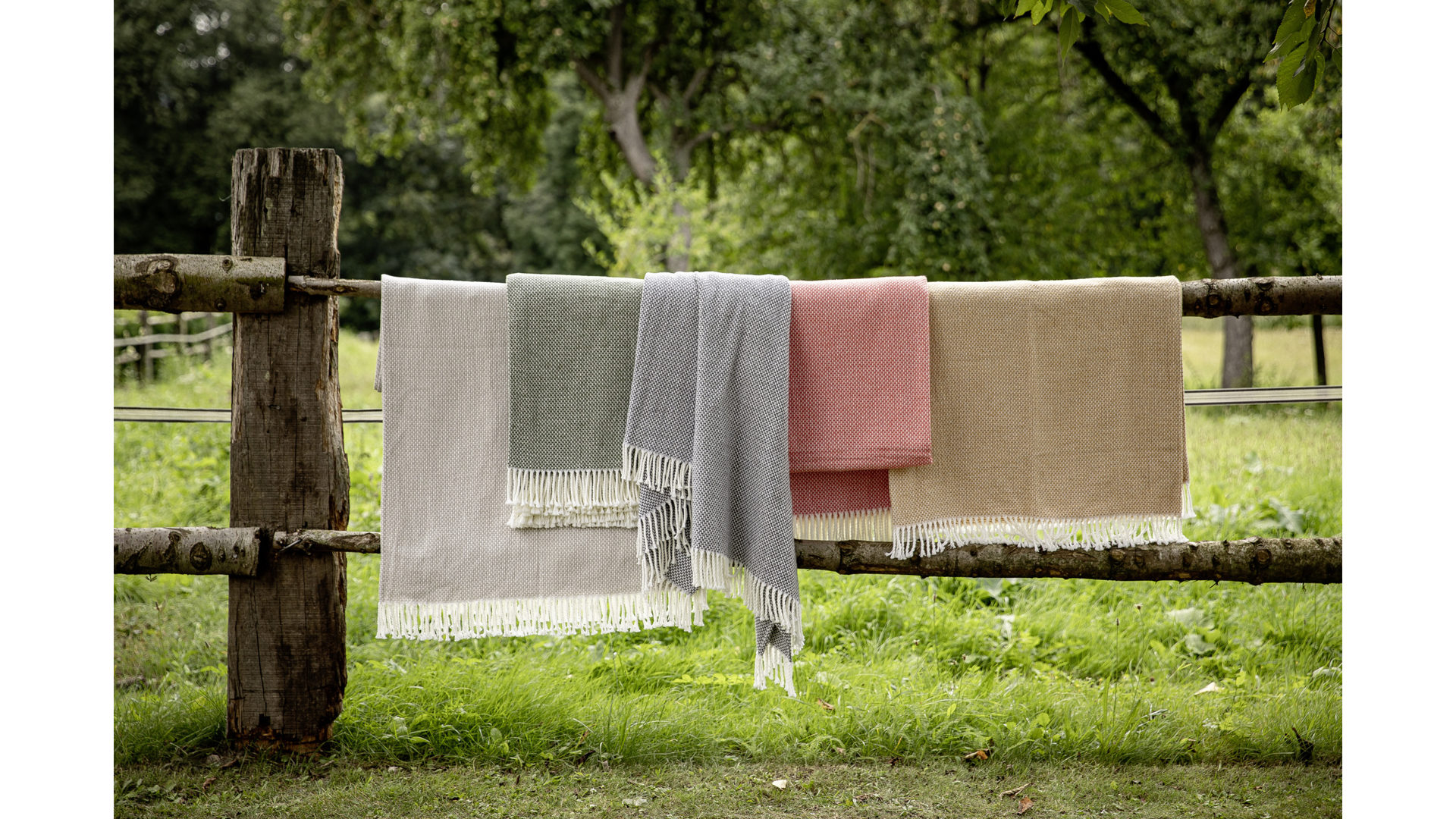 Decke Hartman outdoor products aus Textil in Sand SCHÖNER WOHNEN Outdoor-Decke Plaid sandfarben - ca. 130 x 170 cm