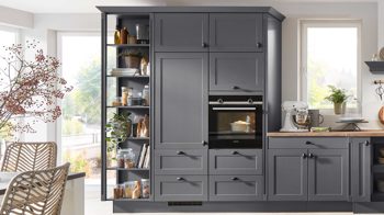 Einbauküche Nobilia® aus Holz in Dunkelgrau nobilia® Einbauküche Nordic mit SIEMENS Elektrogeräten Schiefergrau & Taxus - Länge ca. 539 cm