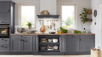 Einbauküche Nobilia® aus Holz in Dunkelgrau nobilia® Einbauküche Nordic mit SIEMENS Elektrogeräten Schiefergrau & Taxus - Länge ca. 539 cm