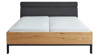 Bettgestell Interliving aus Holz in Anthrazit Interliving Schlafzimmer Serie 1023 – Bettgestell 83438 Winkelfuß, Liegefläche ca. 140 x 200 cm - Balkeneiche & Anthrazit