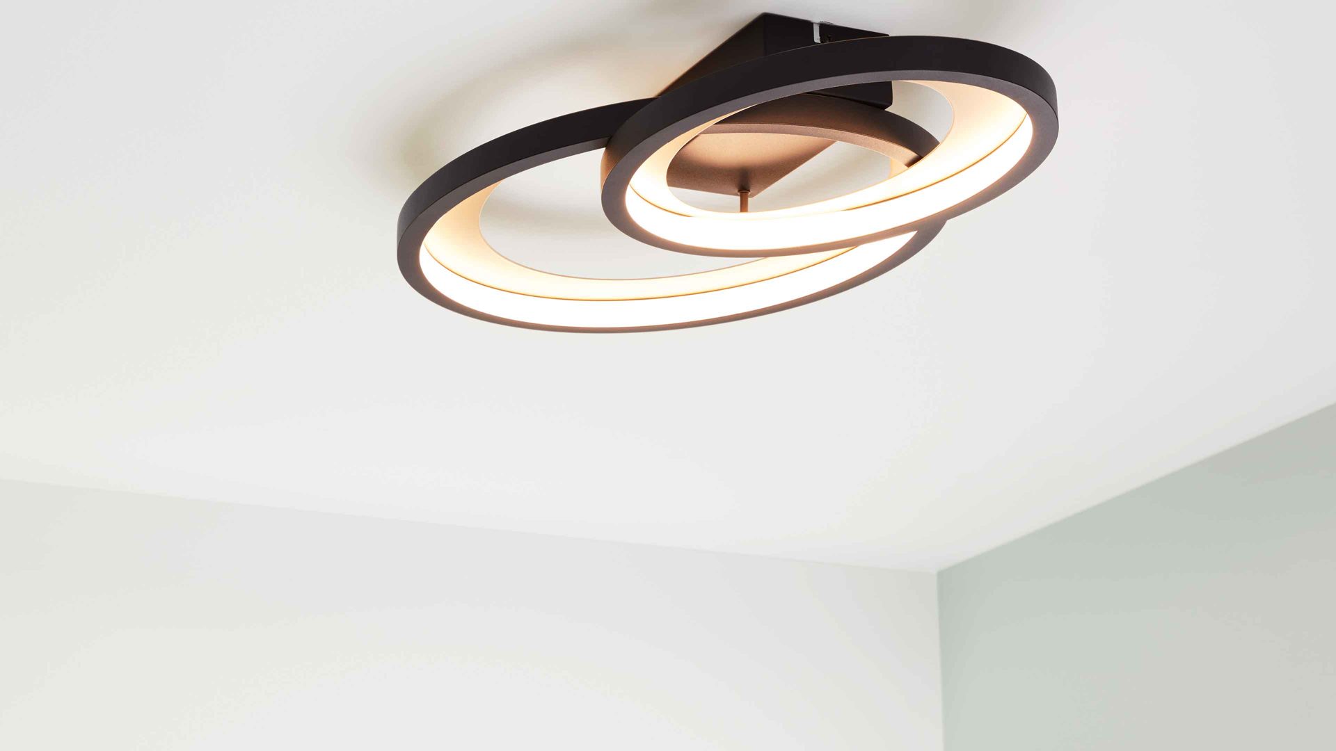 Deckenleuchte Interliving aus Metall in Schwarz Interliving Leuchten Serie 9337 - Deckenleuchte Mattschwarz & Gold – ca. 59 x 33 cm