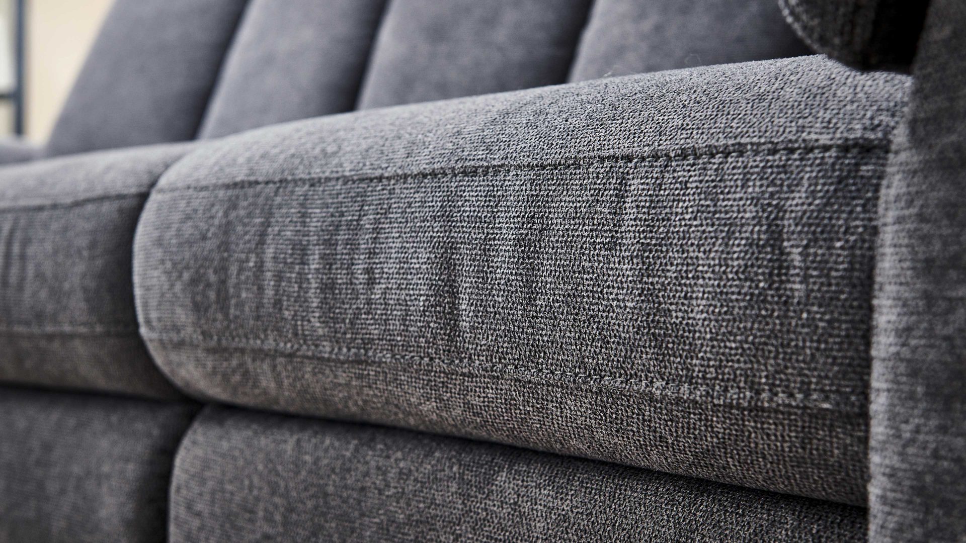 Dreisitzer OrthoSedis aus Stoff in Anthrazit Polsterprogramm OrthoSedis 4.0 - Rundsofa anthrazitfarbener Stoffbezug Sofia clean - Länge ca. 225 cm