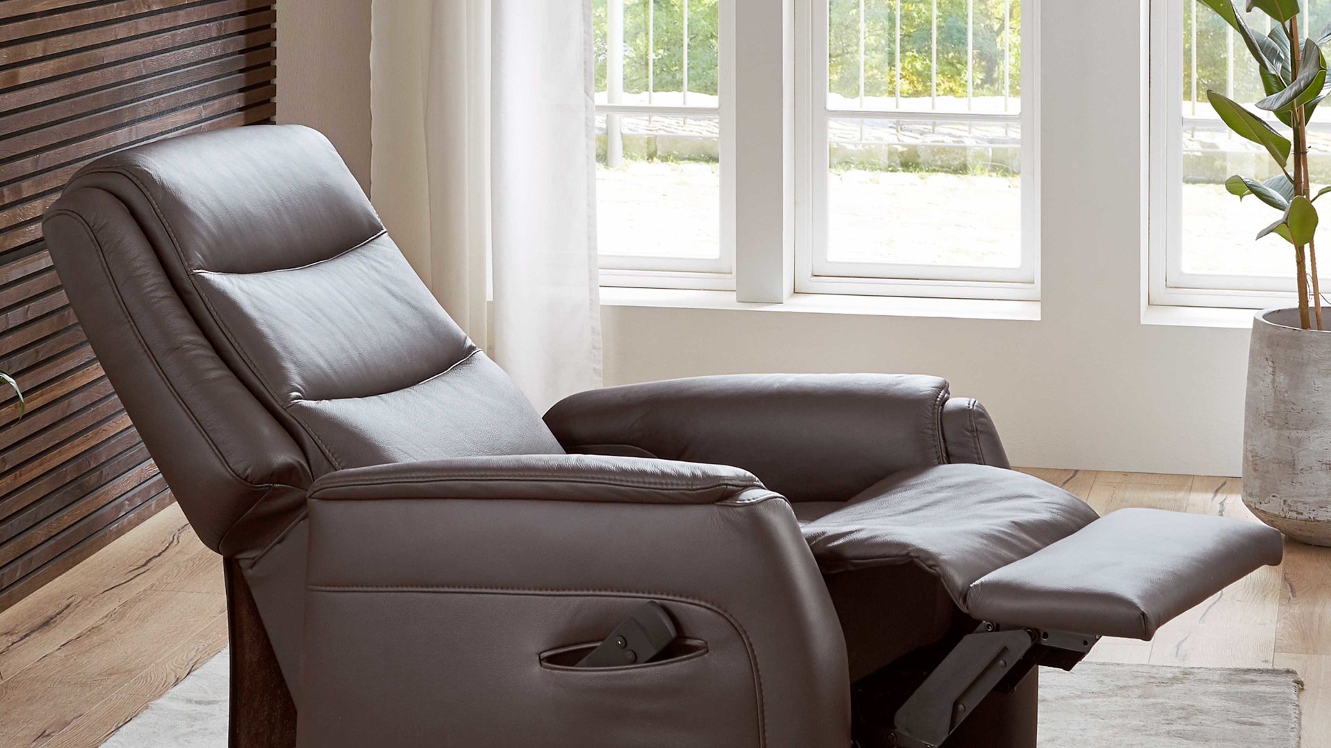 Fernsehsessel OrthoSedis aus Leder in Braun OrthoSedis OS-HU1111 - TV-Sessel A4 zwei Motoren - schokofarbenes Leder Torro