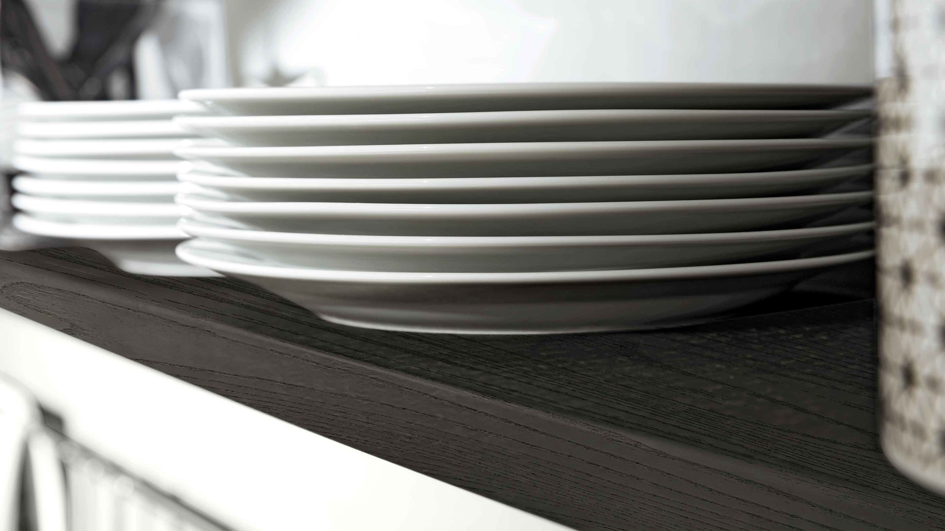 Einbauküche Interliving aus Holz in Weiß Interliving Küche Serie 3054 mit AEG Einbaugeräten Arcticweiß & Eiche Nero – zweizeilig