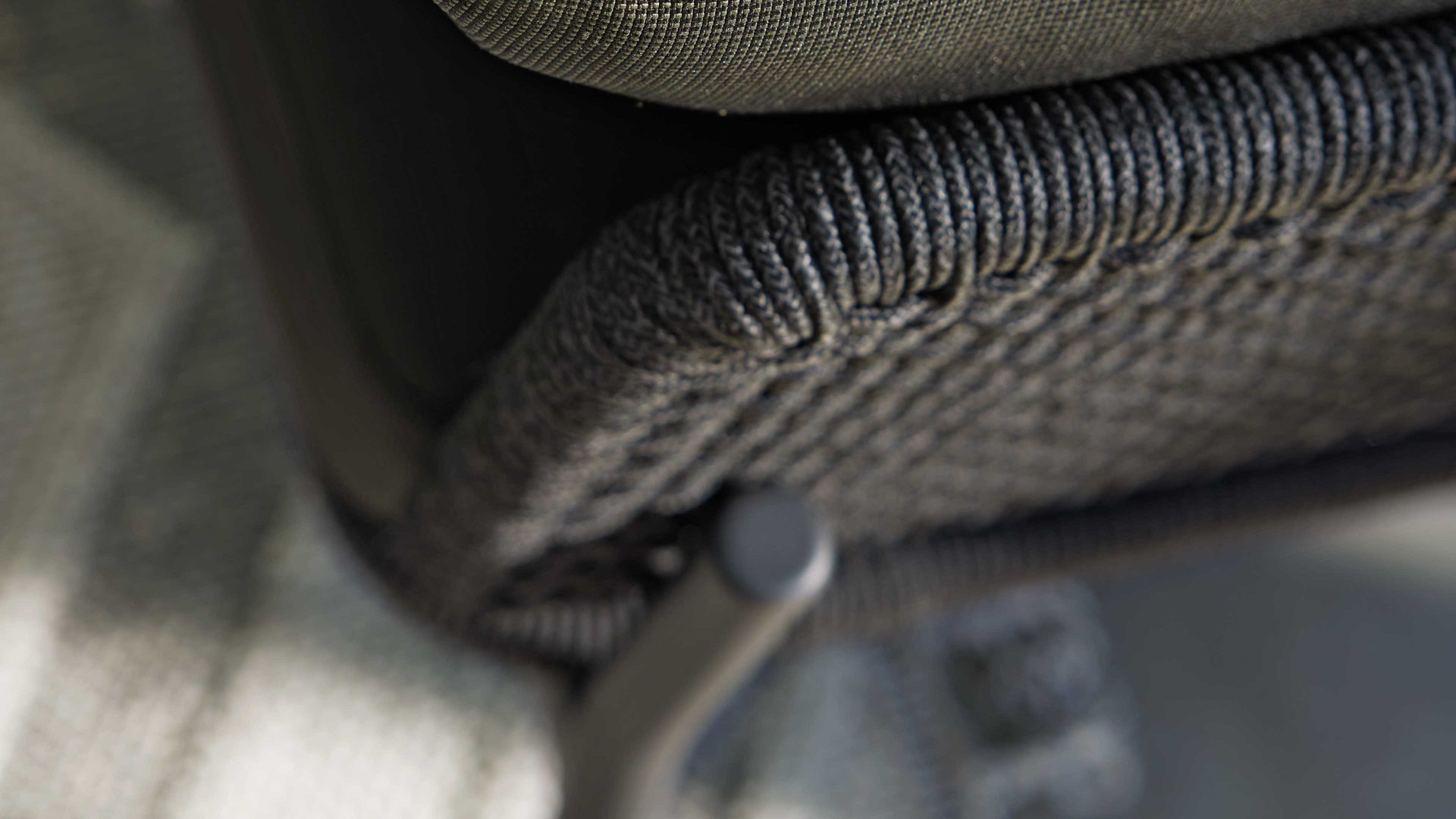 Gartenstuhl /-sessel Interliving aus Kunstfaser in Dunkelgrau Interliving Gartenmöbel Serie 7005 - Sessel graues Kordelgeflecht & dunkelgrauer Olefinbezug