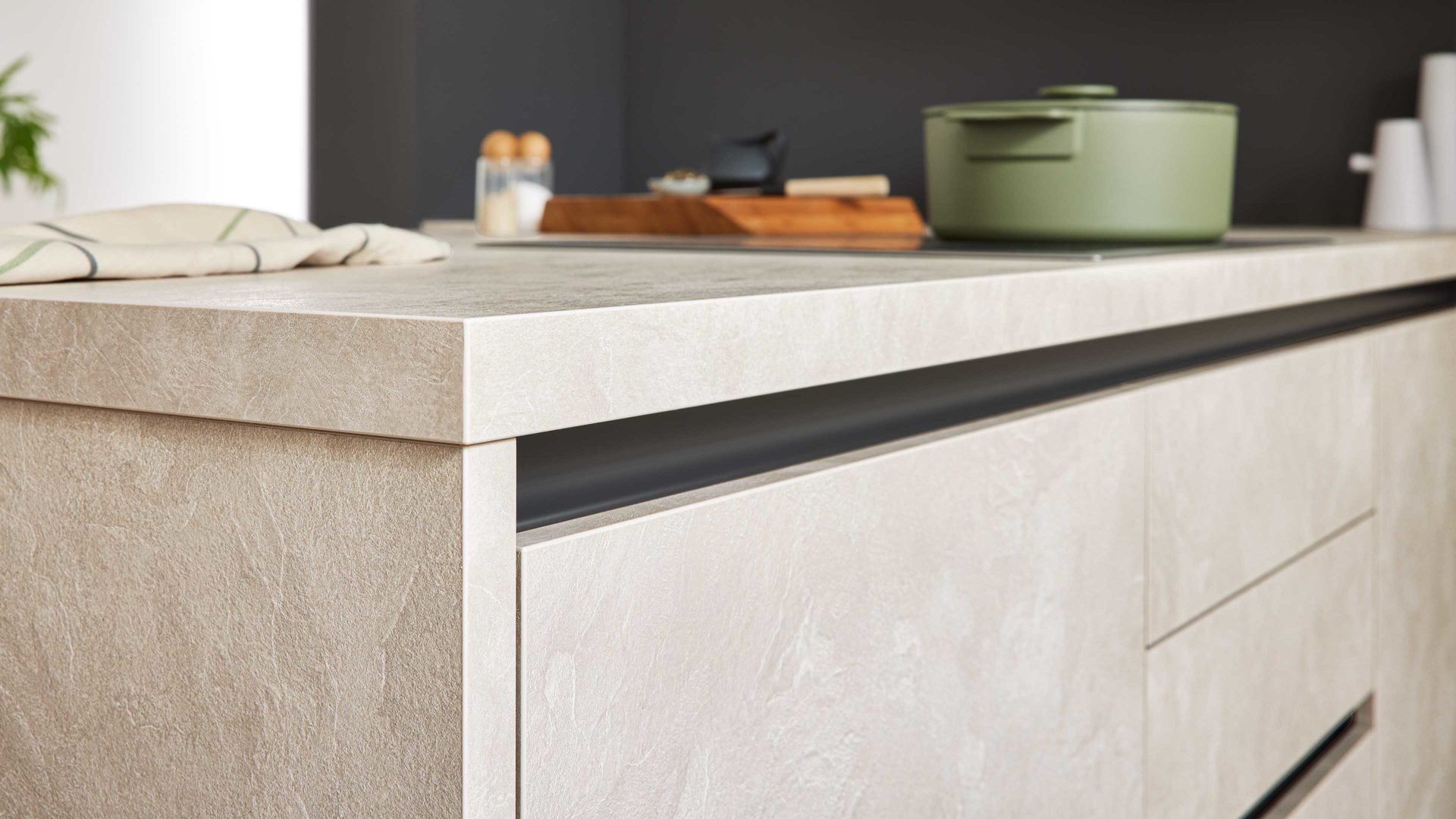 Einbauküche WERT KÜCHE® aus Holz in Beige WERT KÜCHE® Ella mit Constructa Einbaugeräten Muschelweiß & Schiefer Sand - Stellfläche ca. 420 x 250 cm