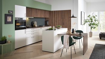 Einbauküche WERT KÜCHE® aus Holz in Weiß WERT KÜCHE® Nora mit AEG Einbaugeräten Muschelweiß & Bergamo Nussbaum - zweiteilig