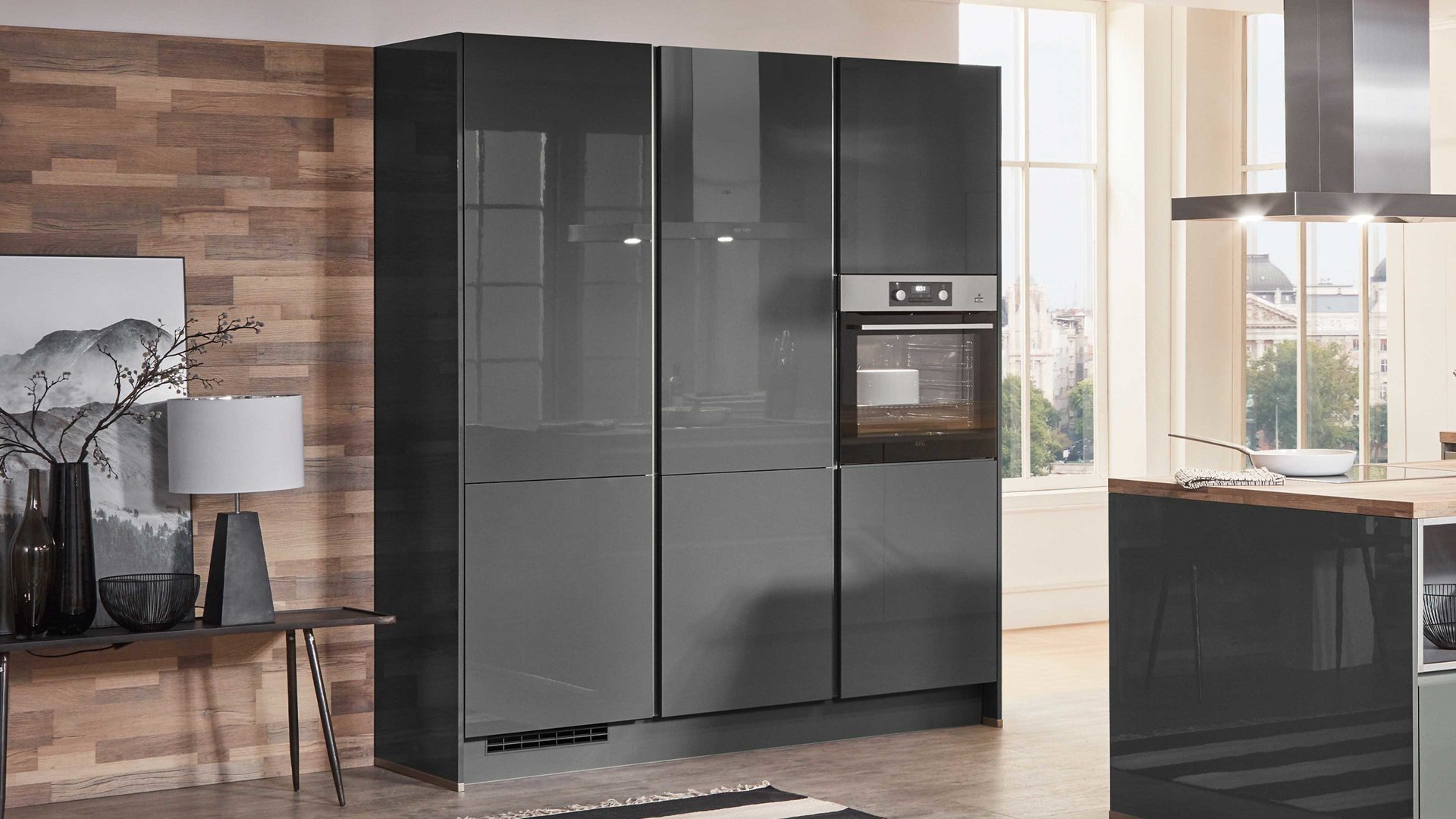 Einbauküche Nobilia® aus Holz in Dunkelgrau nobilia® Einbauküche Flash mit AEG Einbaugeräten Schiefergrau & Mixwood – zweizeilig