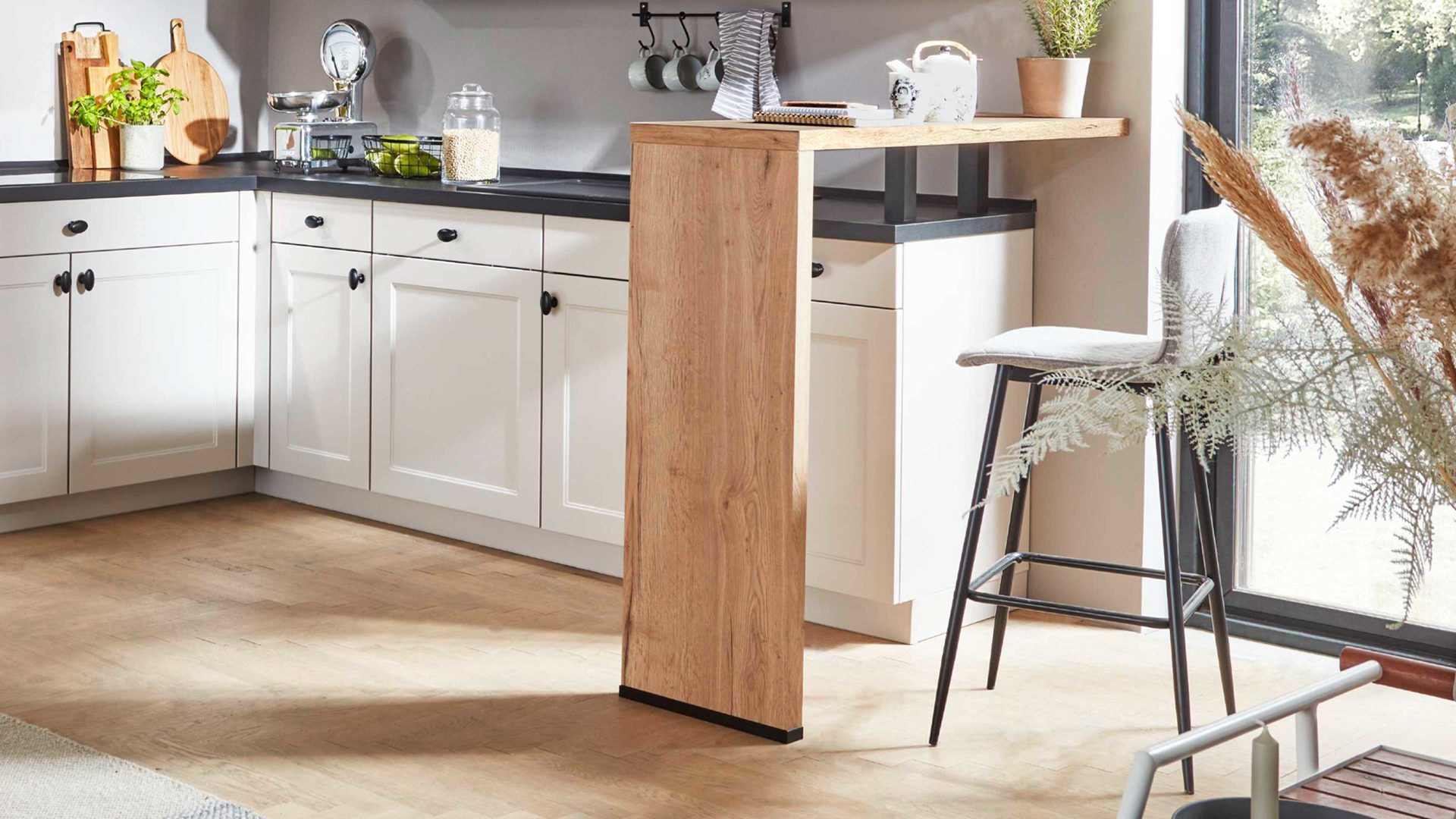 Einbauküche Nobilia® aus Holz in Weiß nobilia® Einbauküche Chalet mit Elektrogeräten Magnolia & Eiche Sierra - Stellfläche ca. 405 x 265 cm