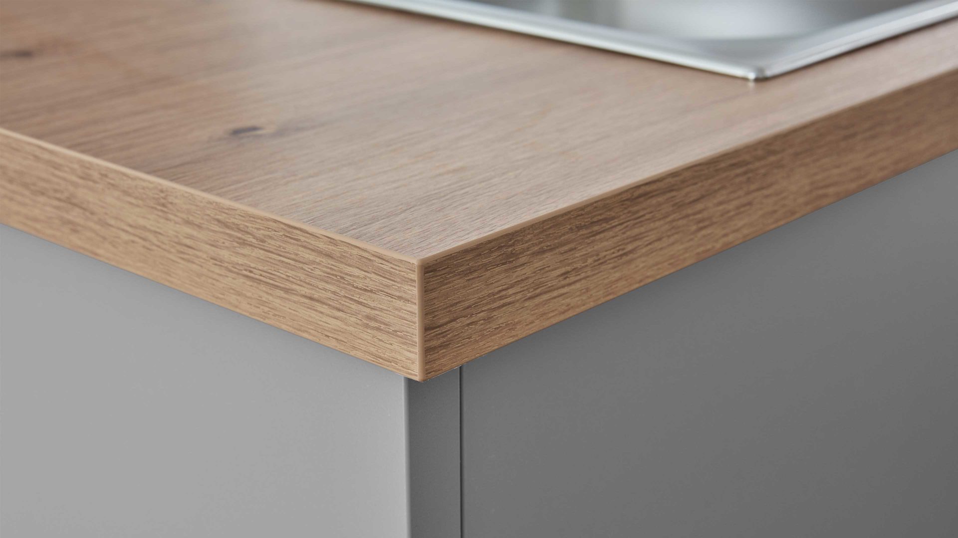 Einbauküche WERT KÜCHE® aus Holz in Grau WERT KÜCHE® Nora mit SIEMENS Einbaugeräten Achatgrau & Wildeiche - zweiteilig