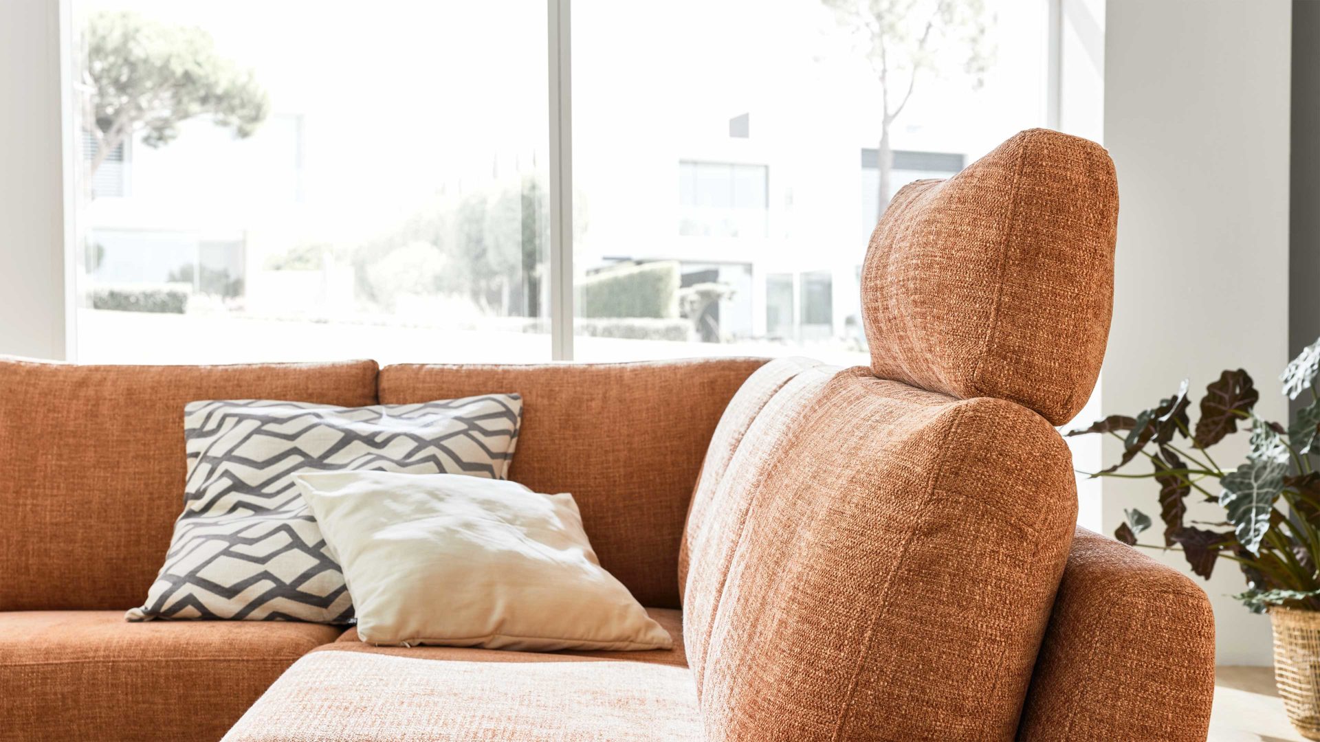 Kopfstütze Interliving aus Stoff in Orange Interliving Sofa Serie 4004 - Kopfstütze puderfarbene Chenille S43-17 - Breite ca. 60 cm