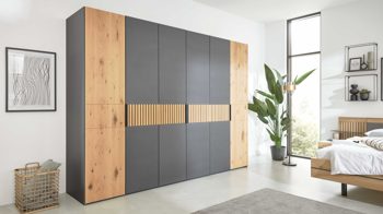 Kleiderschrank Interliving aus Holz in Holzfarben Interliving Schlafzimmer Serie 1029 – Kleiderschrank Wildeiche & Graphit - sechstürig, Breite ca. 299 cm