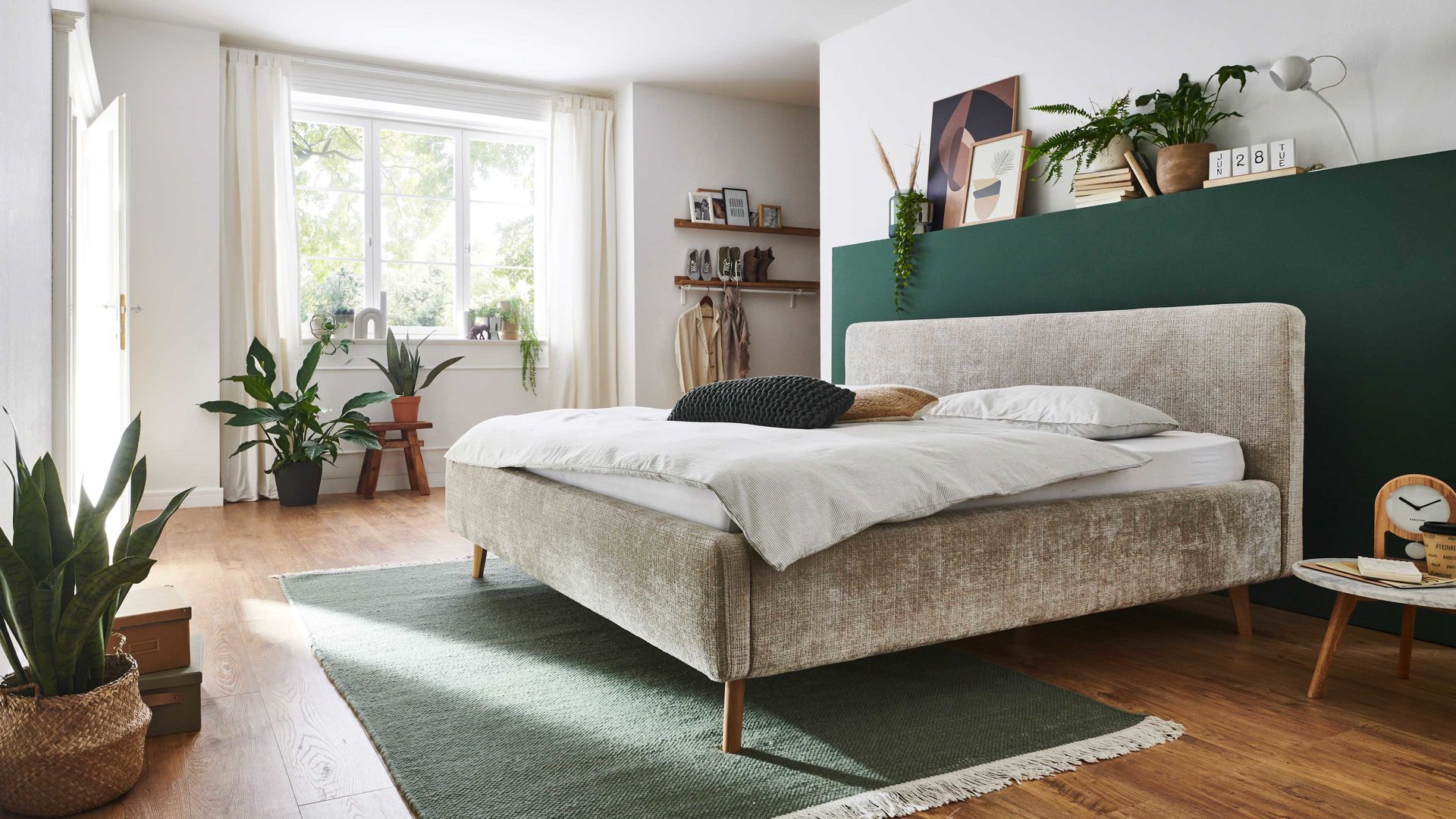 Bettgestell Meise.möbel aus Stoff in Beige Polsterbettgestell Mattis mit Bettkasten beigefarbener Chenille Bezug Yunus 3 & Holzfüße - Liegefläche ca. 180 x 200 cm