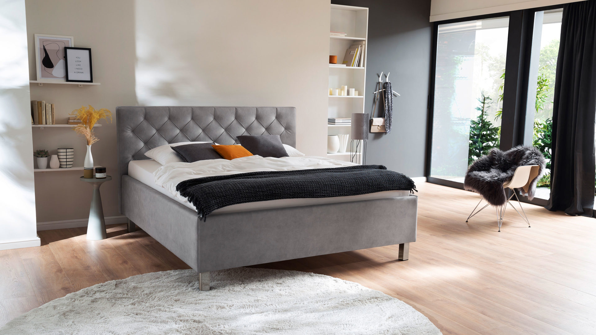 Polsterbett Meise.möbel aus Stoff in Hellgrau Polsterbett San Remo mit Bettkasten hellgrauer Bezug Bulus 32 & Metallfüße - Liegefläche ca. 180 x 200 cm