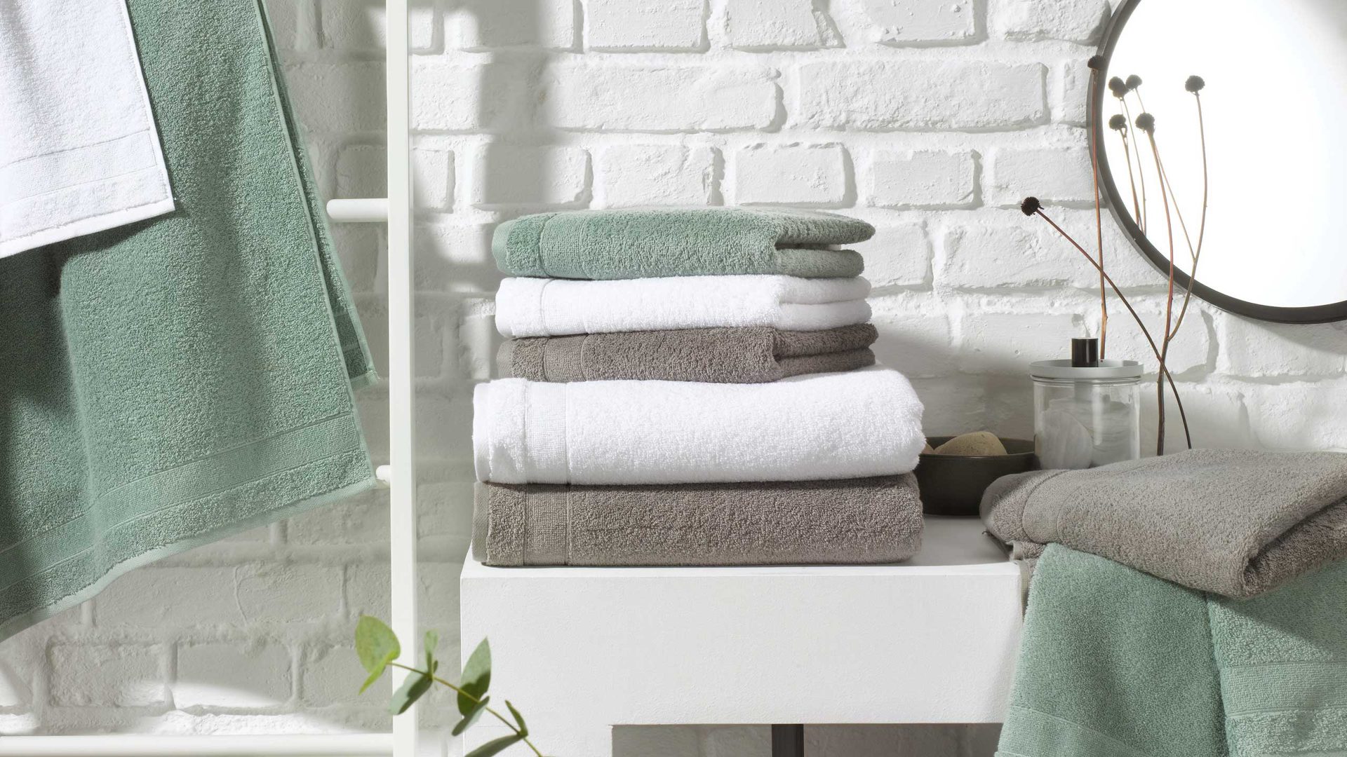 Duschhandtuch Vossen aus Baumwolle in Hellgrau VOSSEN Duschtuch Scarlett Badetuch Hellgrau - ca. 67 x 140 cm