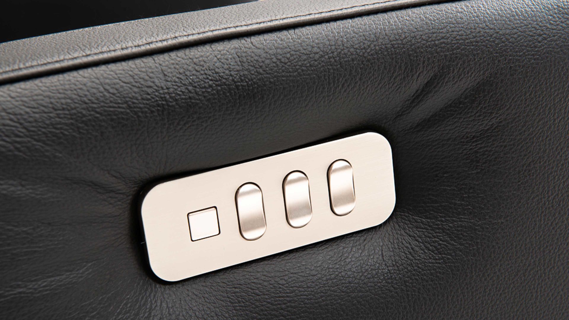 Relaxsessel KAWOO aus Leder in Schwarz KAWOO Leder-Relaxsessel schwarzes Leder Soleda 441 & Sternfuß DSB