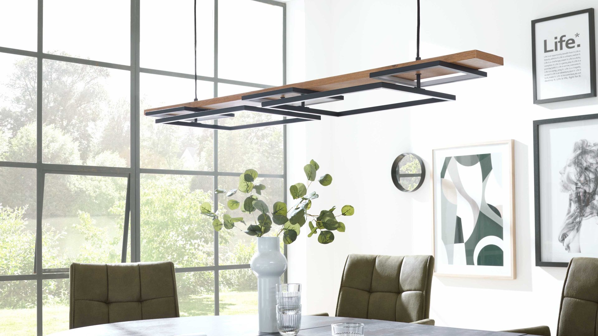 Pendelleuchte Interliving aus Metall in Schwarz Interliving Leuchten Serie 9342 - Hängelampe dunkles Holz & mattschwarzes Metall - Länge ca. 125 cm