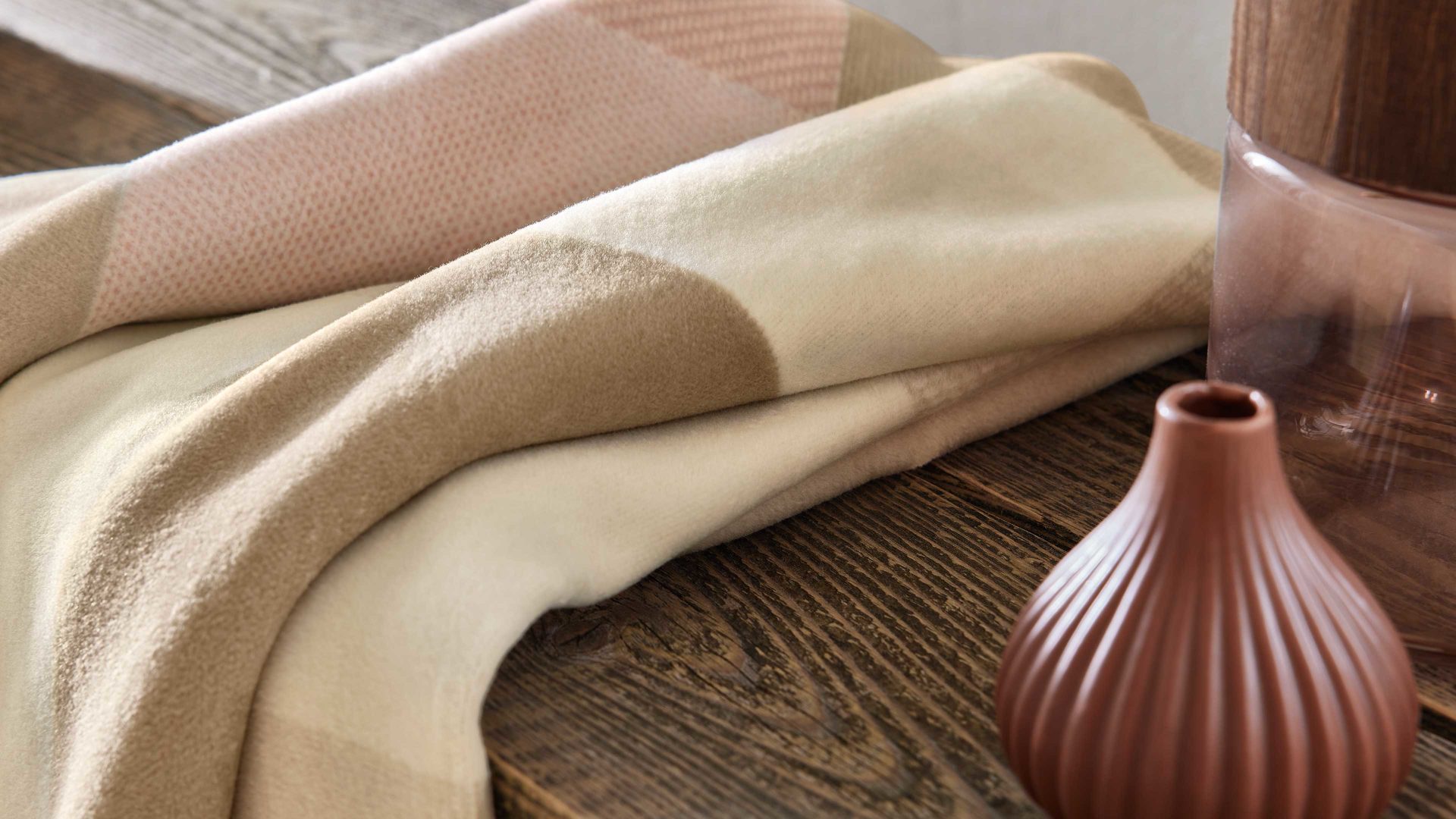 Wohndecke Interliving aus Mischgewebe in Rosa Interliving Wohndecke Serie 9114 Classic Lotus – ca. 150 x 200 cm