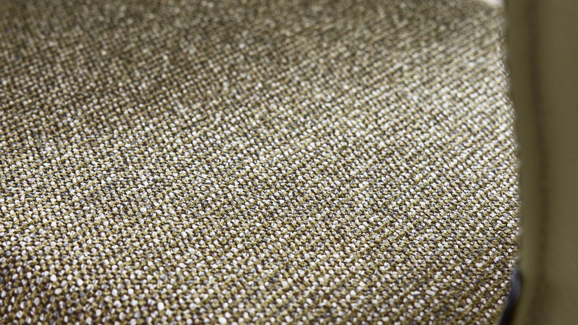 Vierfußstuhl Interliving aus Stoff in Grün Interliving Esszimmer Serie 5115 - Vierfußstuhl mit Stoff und Leder jadefarbenes Leder LD7830 & moosfarbener Bezug Sneak 59, umbraugraues Metall