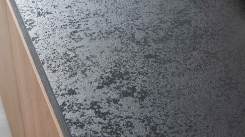 Einbauküche WERT KÜCHE® aus Holz in Holzfarben WERT KÜCHE® Mattea mit SIEMENS Einbaugeräten cognacbraune Eiche & Onyxschwarz - zweiteilig