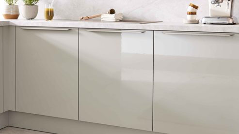 Einbauküche WERT KÜCHE® aus Holz in Grau WERT KÜCHE® Linda mit AEG Einbaugeräten Kieselgrau & Eiche Rillenoptik - Stellfläche ca. 285 x 365 cm