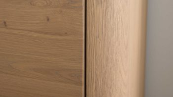 Vitrine Interliving aus Holz in Holzfarben Interliving Wohnzimmer Serie 2029 - Kombivitrine Wildeiche & Granit-Steinoptik - zwei Türen, Breite ca. 85 cm