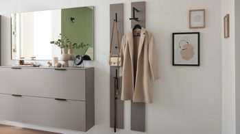Wandgarderobe Interliving aus Holz in Hellgrau Interliving Garderobe Serie 6012 - Wandgarderobe graubeiger Mattlack - ca. 20 x 180 cm