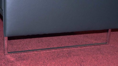 Sofa-Set Erpo aus Leder Metall in Schwarz ERPO Polstergarnitur Panama schwarzes Leder & hochglänzende verchromte Rohrkufe - zwei 2,5-Sitzer + Hocker