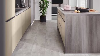 Einbauküche Express küchen aus Holz in Grau EXPRESS KÜCHEN Einbauküche Clean mit IGNIS Einbaugeräten Cremegrau & Eiche grau - zweizeilig