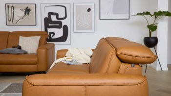 2,5-Sitzer Interliving aus Leder in Hellbraun Interliving Sofa Serie 4061 - 2,5-Sitzer 2,5KV parkettfarbenes LongLife-Leder Cloudy & schwarze Metallfüße - Länge ca. 190 cm