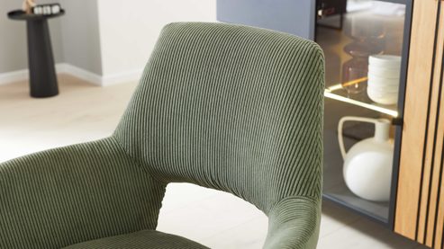 Vierfußstuhl Interliving aus Stoff in Dunkelgrün Interliving Esszimmer Serie 5605 – Armlehnstuhl mit Drehfunktion waldgrüner Cord Rebel & schwarzes Eisen