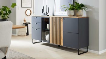 Sideboard Interliving aus Holz in Dunkelgrau Interliving Esszimmer Serie 5605 – Sideboard quarzgrauer Lack & Charakter-Eiche - drei Türen, drei Schubladen, Breite ca. 183 cm