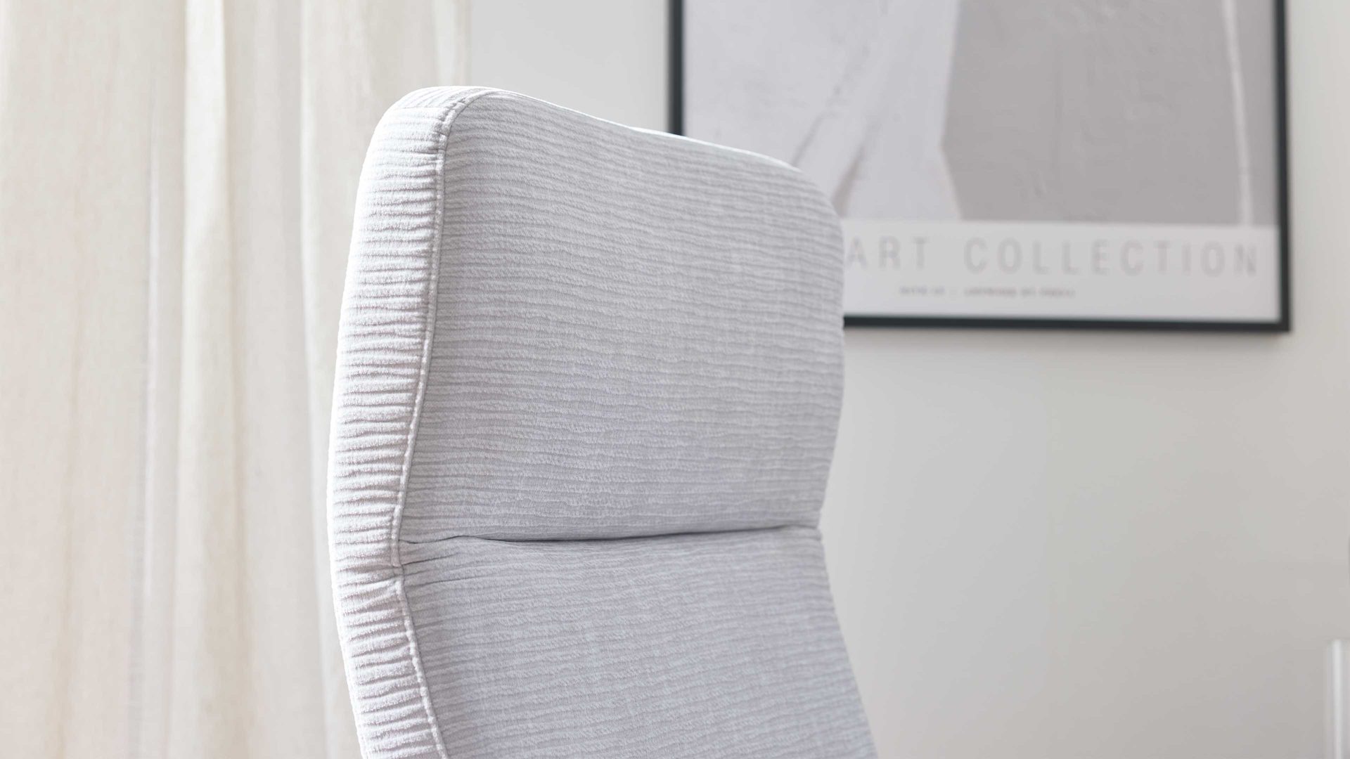 Relaxsessel Interliving aus Stoff in Hellgrau Interliving Sessel Serie 4530 silberfarbener Bezug Mara 9 & silberfarbener Sternfuß